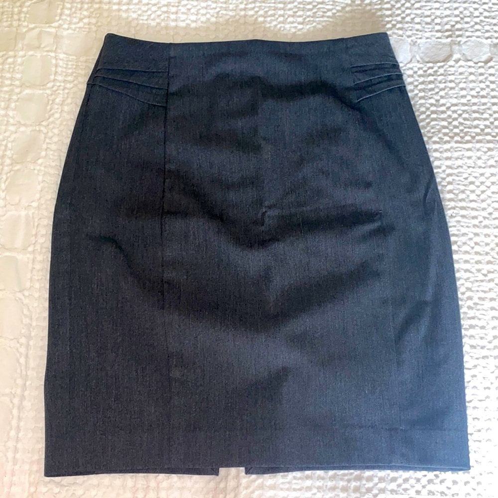 grey pencil skirt